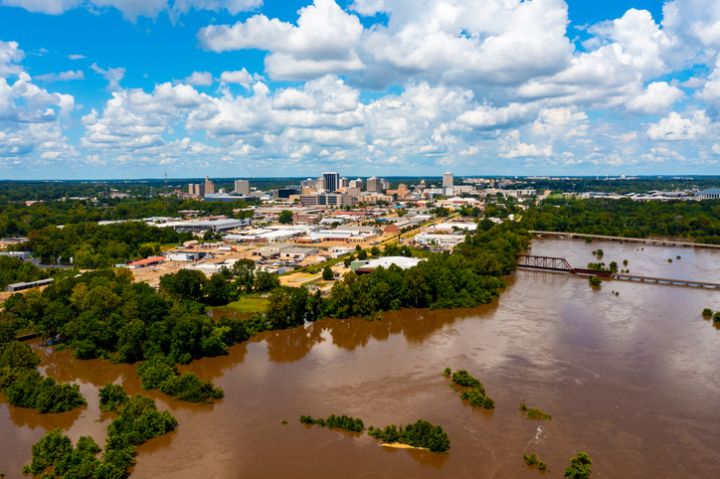 Jackson, Mississippi - La Villa de la Chimenea