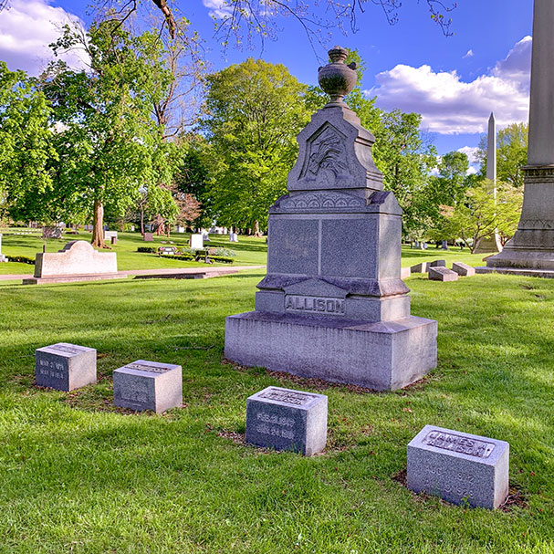 notable hoosiers buried in Crown Hill Cemetary in Indianapolis