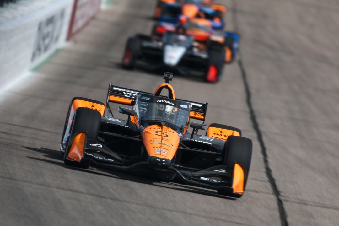 Pato O'Ward leading at Iowa