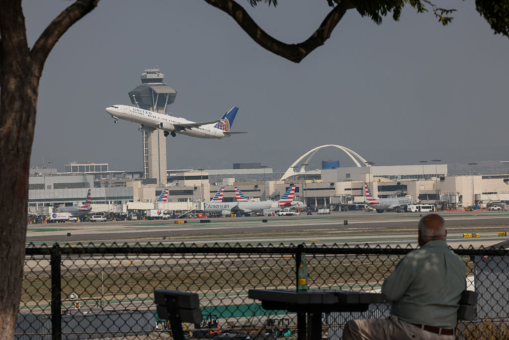 LAX flight delays