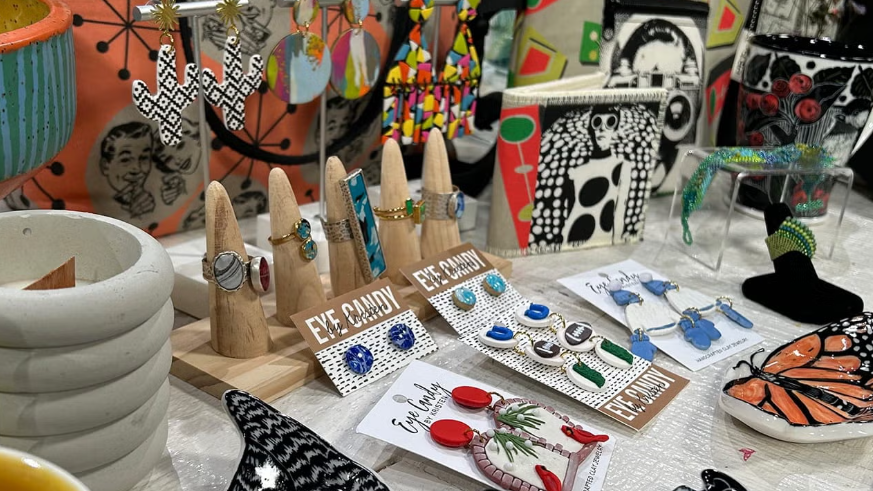 Winter Art Sale at Indy Art Center